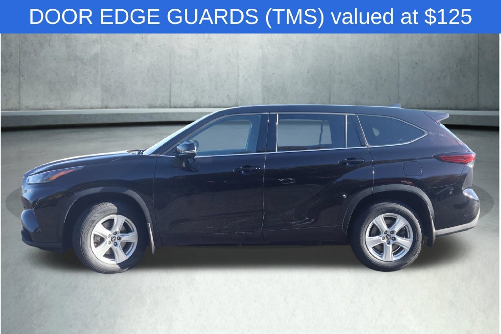 Used 2022 Toyota Highlander LE AWD/4WD image 5