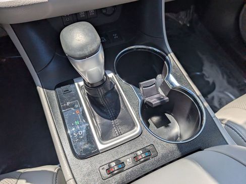 Used 2018 Toyota Highlander Limited AWD/4WD image 23