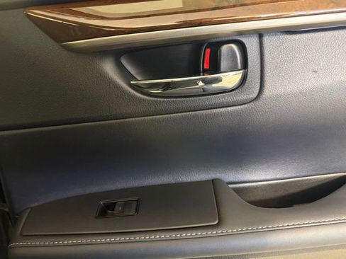 Used 2014 Lexus ES 350 w/ Luxury Package FWD image 28