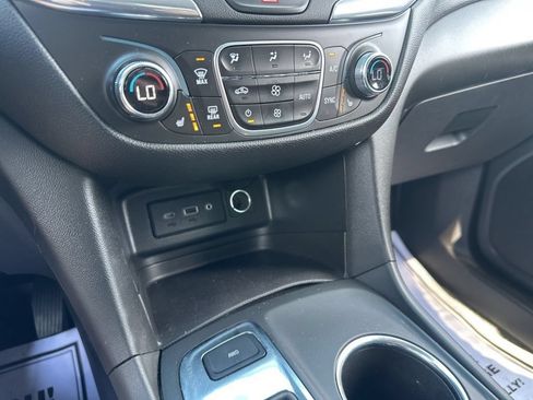 Used 2020 Chevrolet Equinox LT AWD/4WD image 49