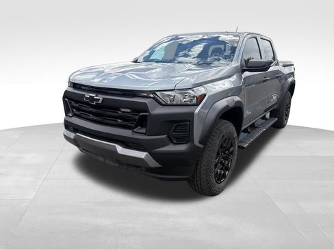 Used 2024 Chevrolet Colorado Trail Boss w/ Advanced Trailering Package AWD/4WD image 3