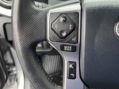 Used 2018 Toyota Tacoma SR5 image 17