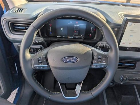 Used 2025 Ford Maverick Lobo image 8