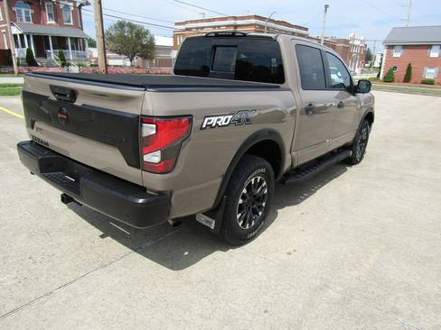 Used 2021 Nissan Titan PRO-4X w/ Pro-4x Convenience Package image 3