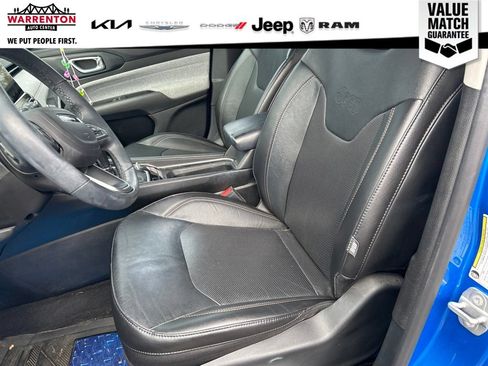 Used 2022 Jeep Compass Latitude w/ Sun and Sound Group AWD/4WD image 16