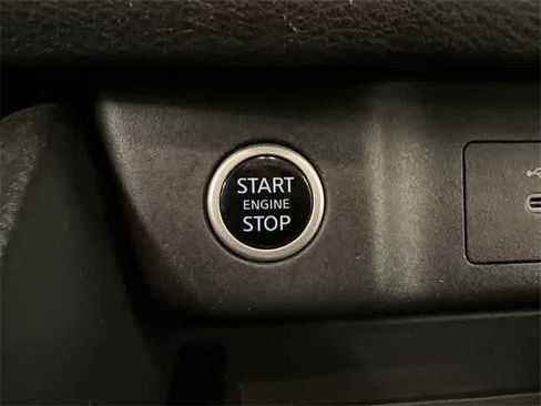 Used 2021 Nissan Rogue SV image 10