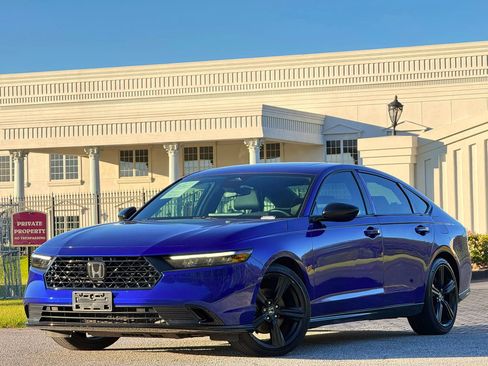 Used 2023 Honda Accord Sport image 1