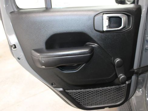 Used 2019 Jeep Wrangler Unlimited Sport AWD/4WD image 23