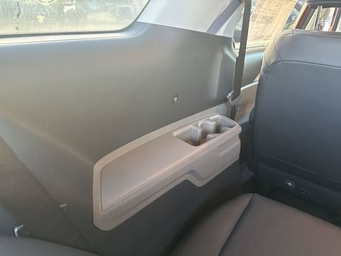 New 2026 Kia Carnival LXS image 30