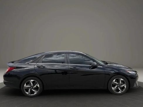 Used 2021 Hyundai Elantra SEL w/ Convenience + Premium Package FWD image 8