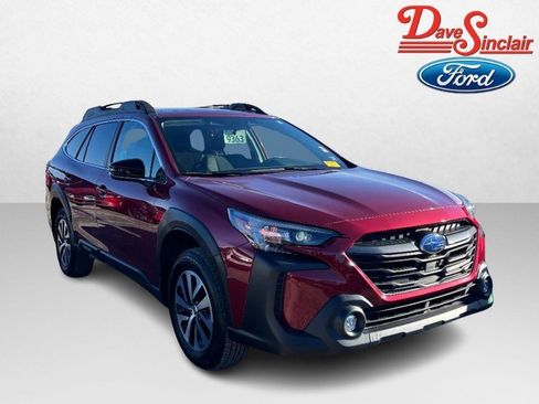 Used 2025 Subaru Outback Premium image 4