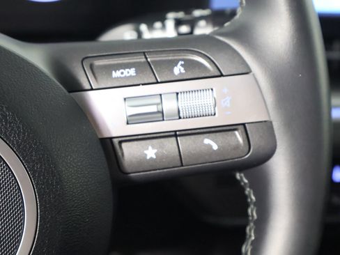 Used 2025 Hyundai Kona SEL FWD image 32