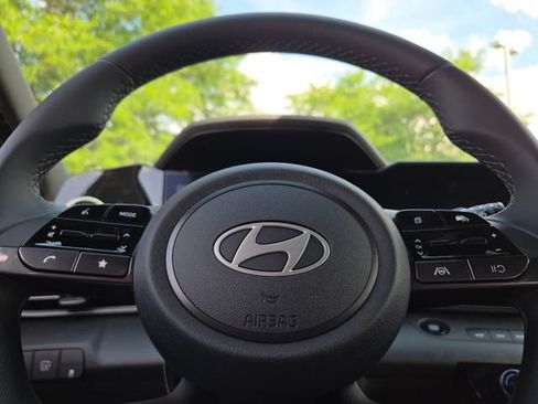 New 2026 Hyundai Elantra SEL FWD image 25