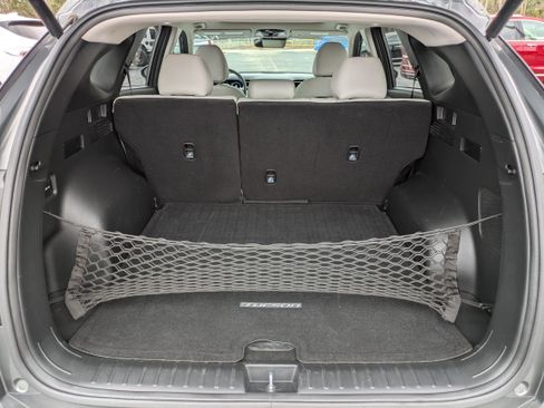 Used 2022 Hyundai Tucson Limited w/ Cargo Package FWD image 17