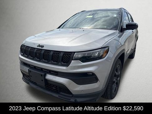 Used 2023 Jeep Compass Latitude w/ Convenience Group AWD/4WD image 7