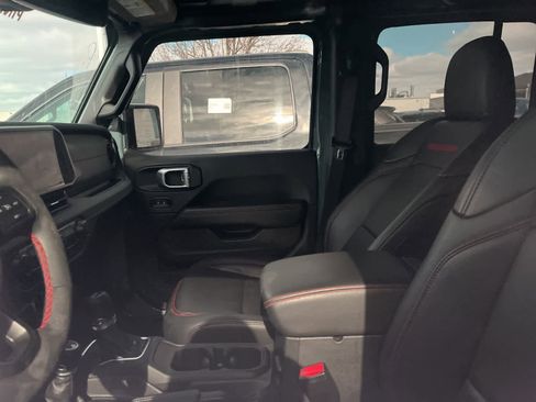 Used 2024 Jeep Wrangler Unlimited Rubicon image 31