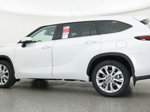 New 2026 Toyota Highlander Limited image 20