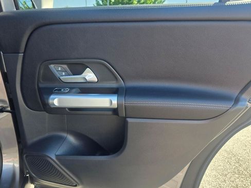 Used 2023 Mercedes-Benz GLB 250 image 25