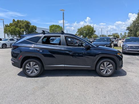 Used 2022 Hyundai Tucson Blue AWD/4WD image 3