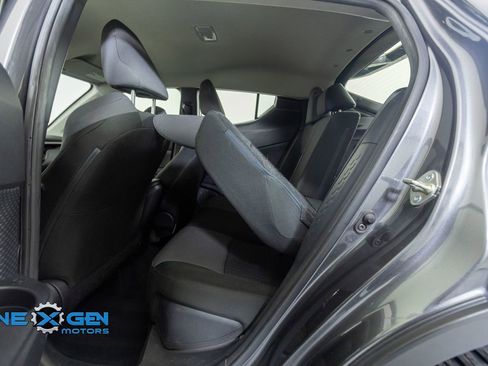Used 2021 Toyota C-HR LE FWD image 27