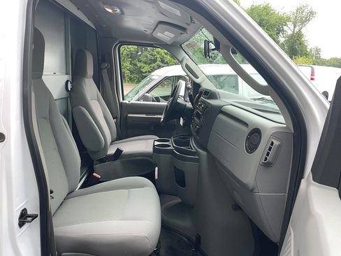Used 2026 Ford E-350 and Econoline 350 Super Duty w/ Interior Upgrade Package RWD image 20