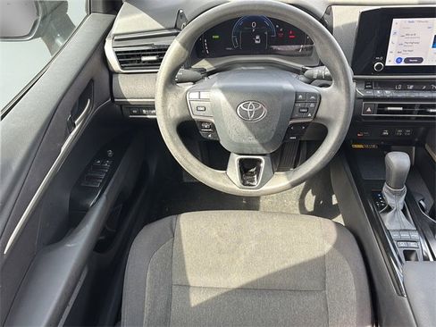 Used 2025 Toyota Camry LE image 17