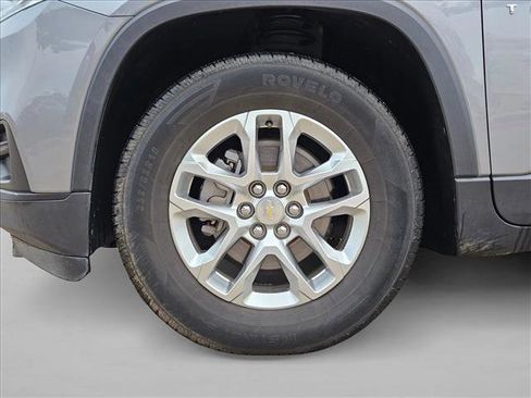 Used 2020 Chevrolet Traverse LS image 24