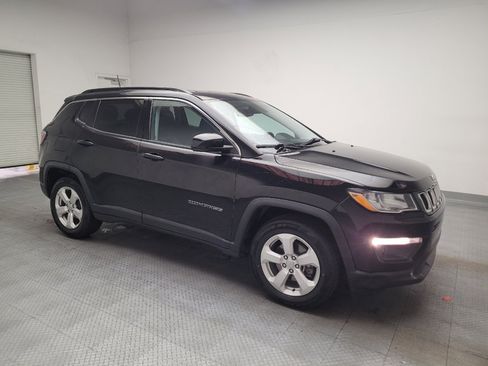 Used 2018 Jeep Compass Latitude w/ Popular Equipment Group FWD image 11