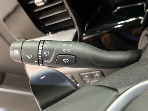 Used 2024 GMC Sierra 1500 SLT w/ SLT Convenience Package image 21