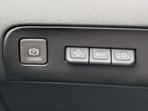 Used 2023 Buick Enclave Avenir w/ Avenir Technology Package FWD image 26