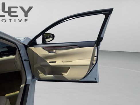 Used 2014 Lexus ES 350 w/ Premium Package image 29