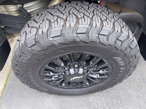 Used 2022 Chevrolet Silverado 2500 LTZ w/ LTZ Plus Package image 3