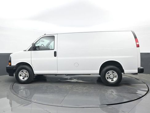 Used 2020 Chevrolet Express 2500 w/ Driver Convenience Package image 18