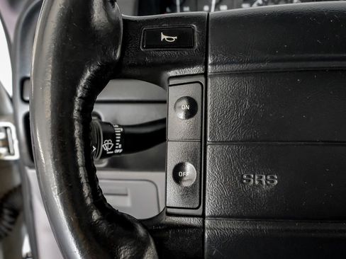Used 1996 Ford Bronco XLT AWD/4WD image 16