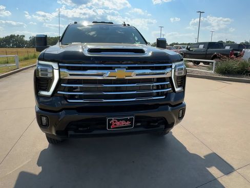 Used 2026 Chevrolet Silverado 3500 LTZ w/ LTZ Convenience Package AWD/4WD image 2