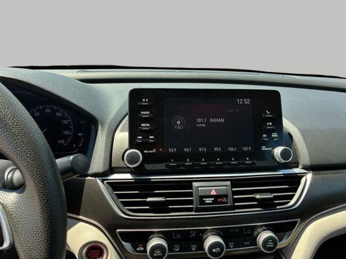 Used 2019 Honda Accord LX image 13