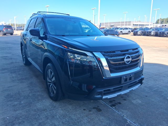 Certified 2025 Nissan Pathfinder SL FWD image 9