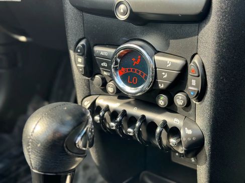 Used 2012 MINI Cooper Convertible image 29