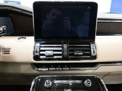 Used 2020 Lincoln Navigator Reserve w/ Luxury Package image 27