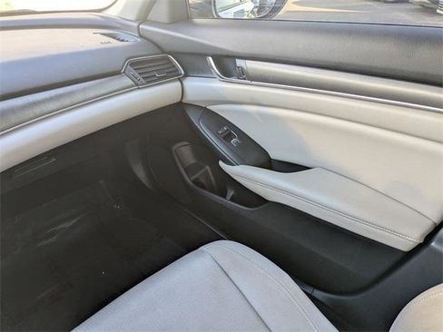 Used 2019 Honda Accord LX image 17