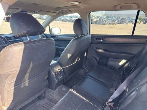 Used 2018 Subaru Outback 3.6R Limited AWD/4WD image 11