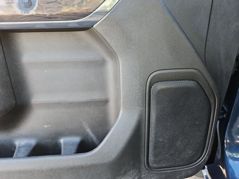 Used 2021 Chevrolet Silverado 2500 LTZ w/ Z71 Off-Road Package image 13