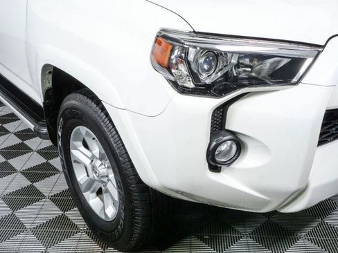 Used 2019 Toyota 4Runner SR5 Premium AWD/4WD image 38