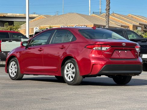 Used 2026 Toyota Corolla LE image 3