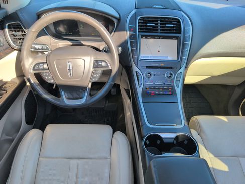 Used 2019 Lincoln Nautilus Reserve image 28