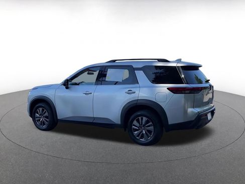 Used 2025 Nissan Pathfinder SV AWD/4WD image 9