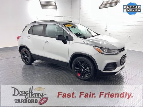 Used 2019 Chevrolet Trax LT w/ Redline Edition image 3