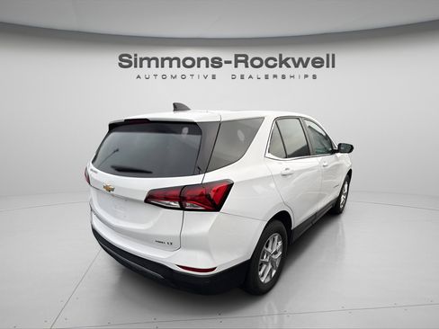 Used 2023 Chevrolet Equinox LT w/ Driver Convenience Package image 8
