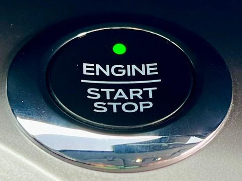 Used 2021 Ford Explorer XLT w/ Equipment Group 202A image 29