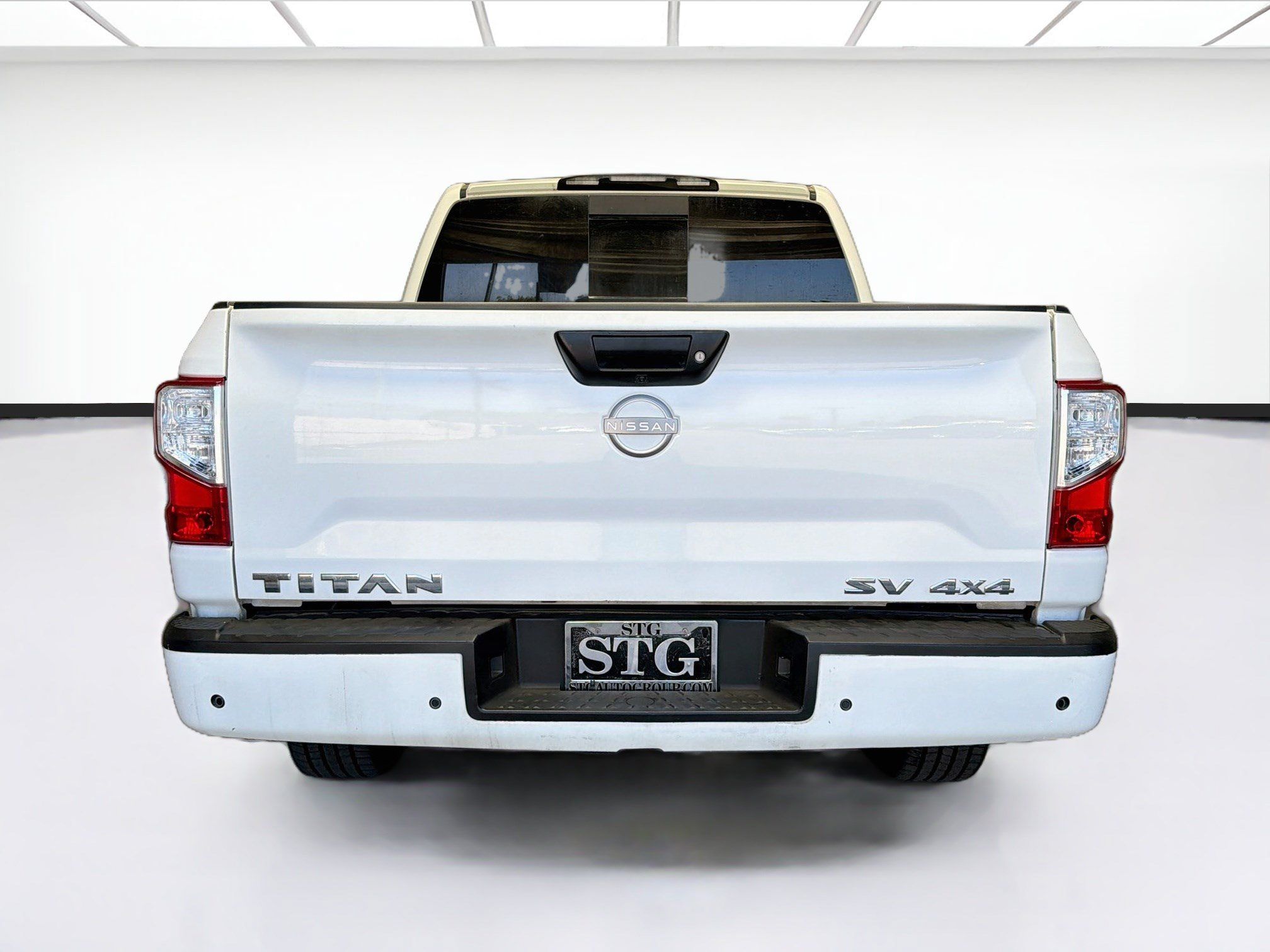 Used 2023 Nissan Titan SV AWD/4WD image 5